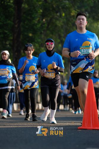 Race photo from Isoplus Run 2024 Surabaya
