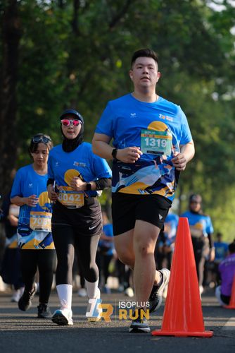 Race photo from Isoplus Run 2024 Surabaya