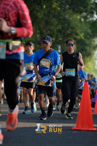 Race photo from Isoplus Run 2024 Surabaya