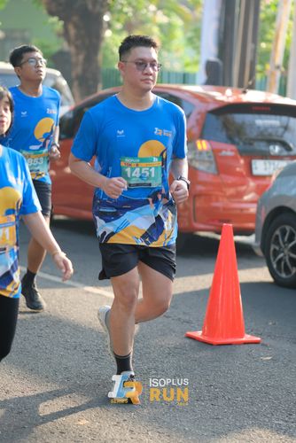 Race photo from Isoplus Run 2024 Surabaya