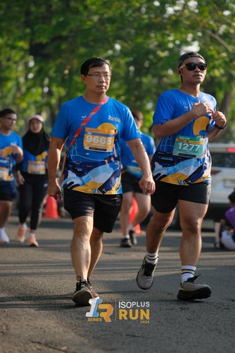 Race photo from Isoplus Run 2024 Surabaya
