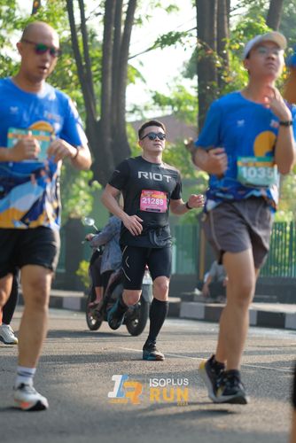 Race photo from Isoplus Run 2024 Surabaya