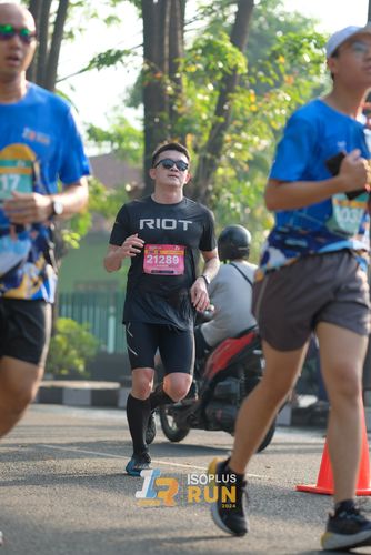 Race photo from Isoplus Run 2024 Surabaya