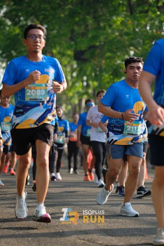 Race photo from Isoplus Run 2024 Surabaya