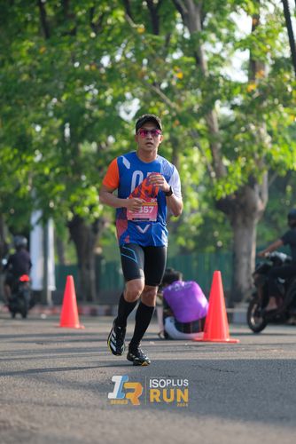 Race photo from Isoplus Run 2024 Surabaya