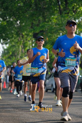 Race photo from Isoplus Run 2024 Surabaya