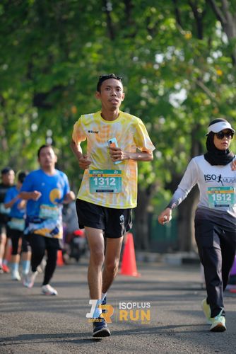Race photo from Isoplus Run 2024 Surabaya