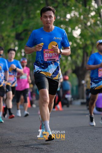 Race photo from Isoplus Run 2024 Surabaya
