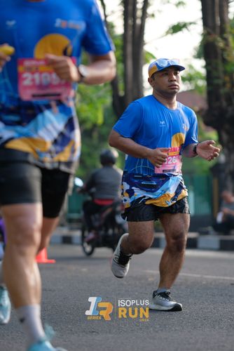 Race photo from Isoplus Run 2024 Surabaya