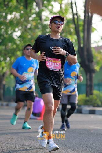 Race photo from Isoplus Run 2024 Surabaya