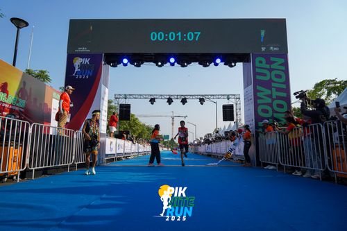 Race photo from PIK NITE RUN 2025