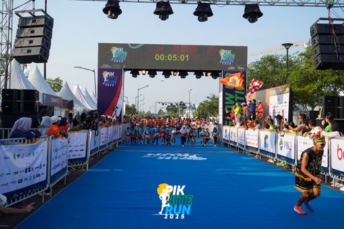 Race photo from PIK NITE RUN 2025