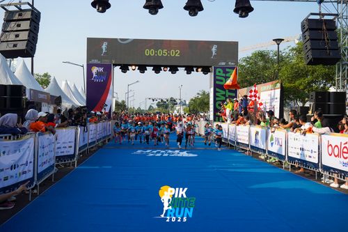 Race photo from PIK NITE RUN 2025
