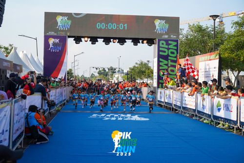 Race photo from PIK NITE RUN 2025