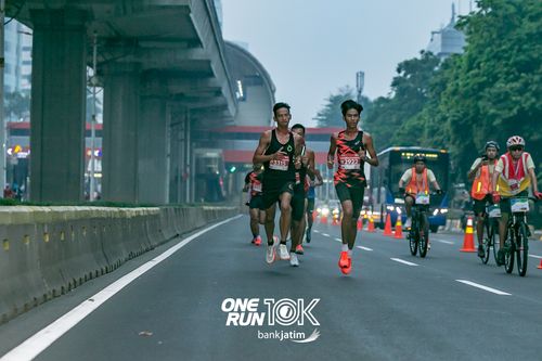 Race photo from ONE RUN 10 K