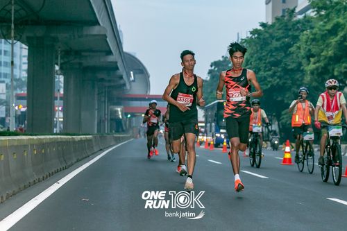 Race photo from ONE RUN 10 K