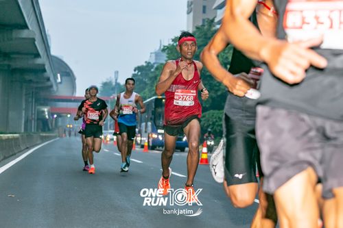 Race photo from ONE RUN 10 K