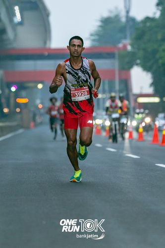 Race photo from ONE RUN 10 K
