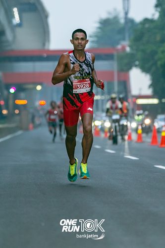 Race photo from ONE RUN 10 K