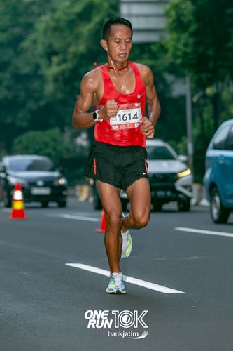 Race photo from ONE RUN 10 K