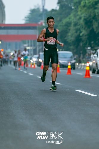 Race photo from ONE RUN 10 K