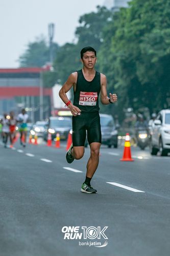 Race photo from ONE RUN 10 K