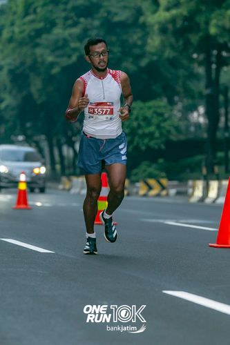 Race photo from ONE RUN 10 K