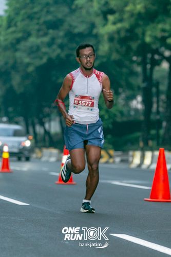 Race photo from ONE RUN 10 K