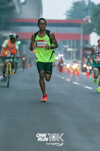 Race photo from ONE RUN 10 K