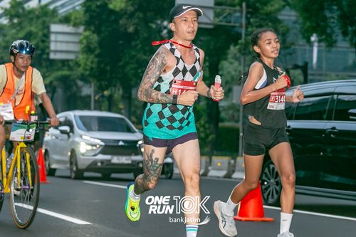 Race photo from ONE RUN 10 K