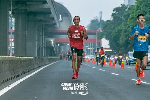 Race photo from ONE RUN 10 K