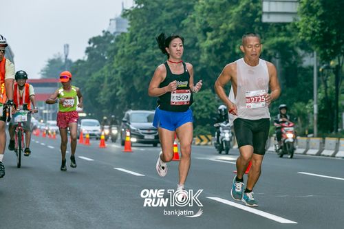 Race photo from ONE RUN 10 K