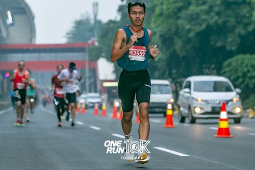 Race photo from ONE RUN 10 K