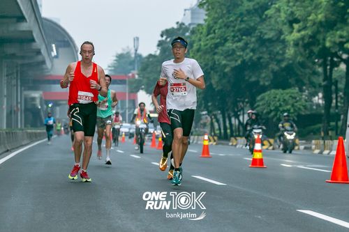 Race photo from ONE RUN 10 K