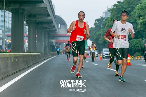 Race photo from ONE RUN 10 K