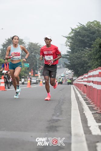 Race photo from ONE RUN 10K 2025