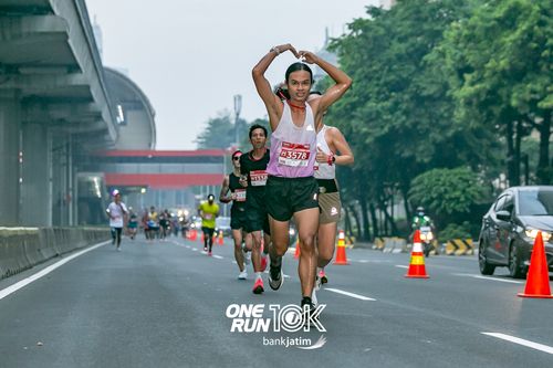 Race photo from ONE RUN 10 K