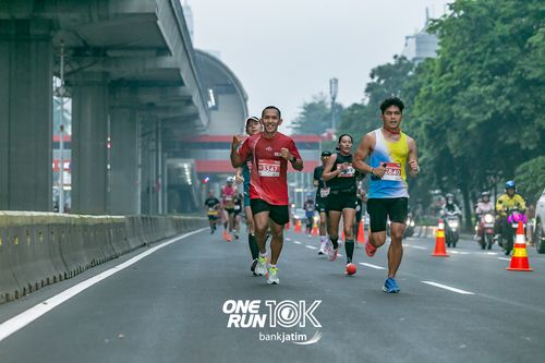 Race photo from ONE RUN 10 K