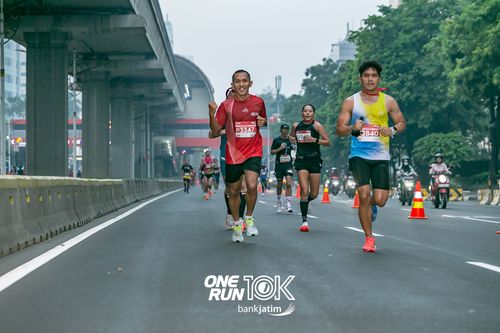 Race photo from ONE RUN 10 K