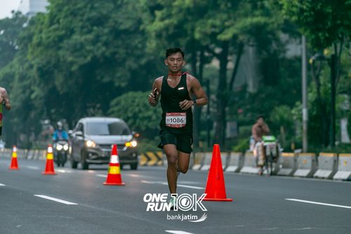 Race photo from ONE RUN 10 K