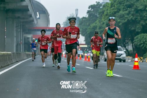 Race photo from ONE RUN 10 K
