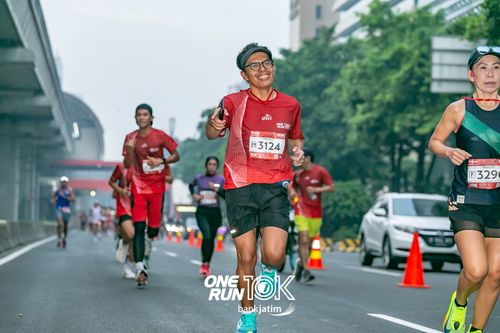 Race photo from ONE RUN 10 K
