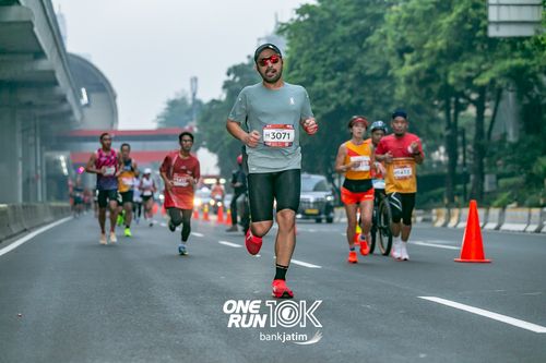 Race photo from ONE RUN 10 K