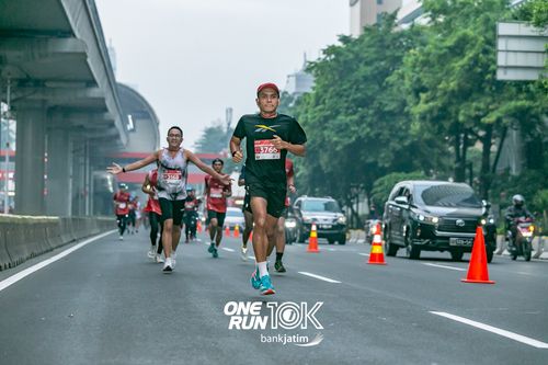 Race photo from ONE RUN 10 K
