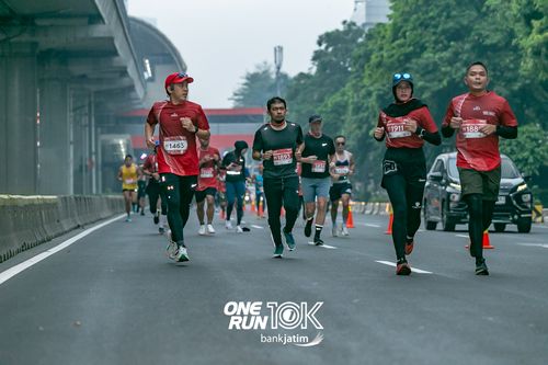 Race photo from ONE RUN 10 K