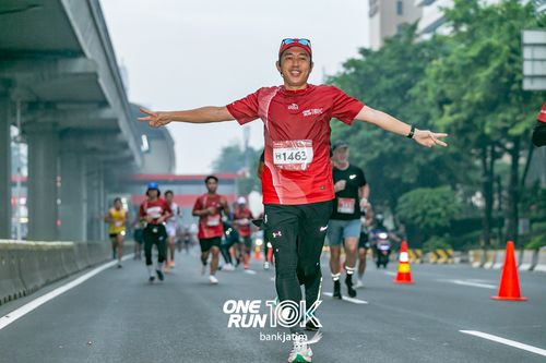 Race photo from ONE RUN 10 K