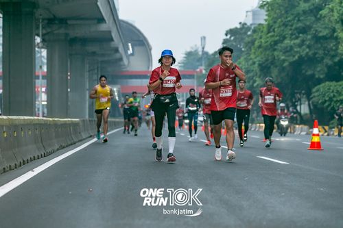 Race photo from ONE RUN 10 K