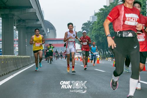 Race photo from ONE RUN 10 K