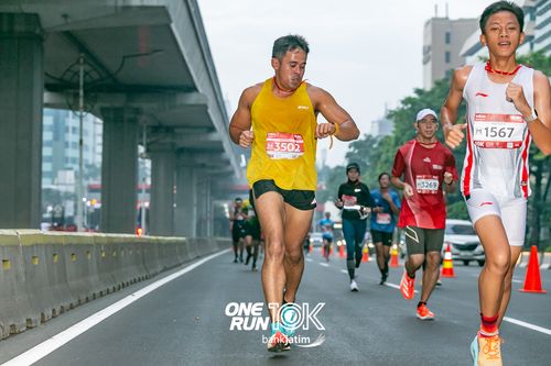 Race photo from ONE RUN 10 K