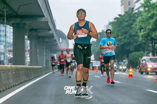 Race photo from ONE RUN 10 K